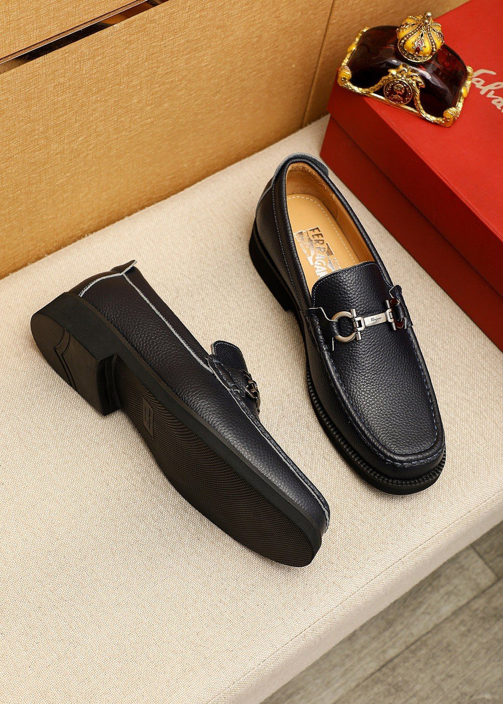Ferragamo Black Pebble-Grain Bit Loafers